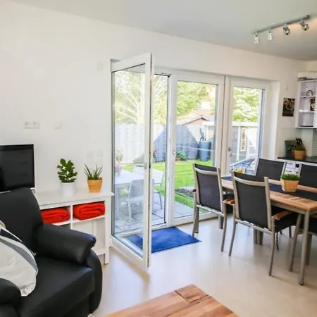 Апартаменты Strandhaus Moewenberg App. 77 Шарбойц