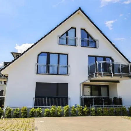 Strandhaus Moewenberg App. 77 Апартаменты Шарбойц